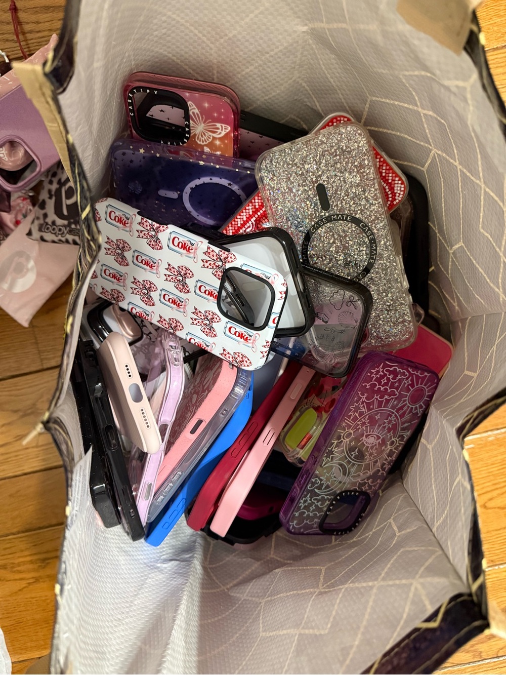 iPhone 16 pro max cases — over 100!!